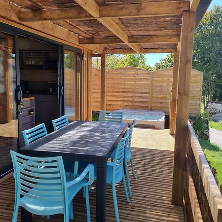 Les Lodges D'Emeraude Maisod 外观 照片