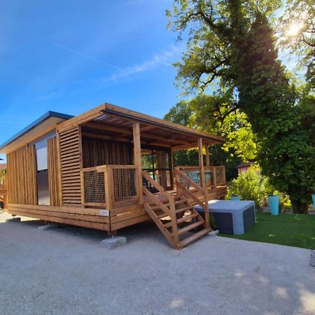Les Lodges D'Emeraude Maisod 外观 照片