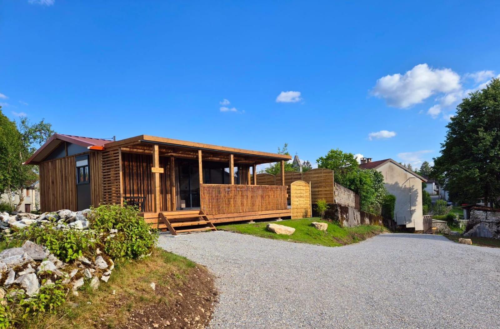 Les Lodges D'Emeraude Maisod 外观 照片